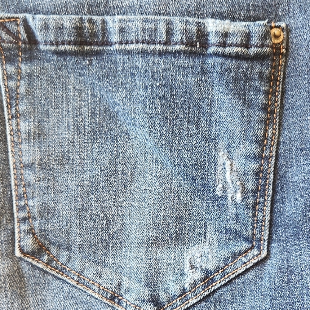 Kensie Jeans Distressed Blue Jean Shorts - Picture 9 of 9
